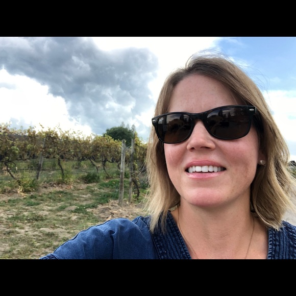 Meet your Posher, Sarah - Picture 1 of 1